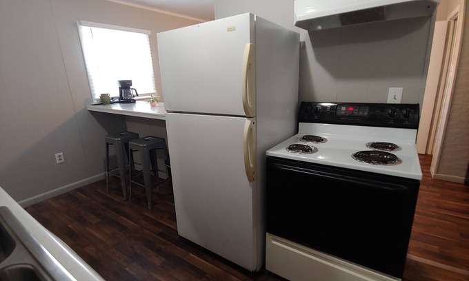 Bluewell Apartment | Fully Furnished Executive Rental Studio 1-Bath Pets Allowed