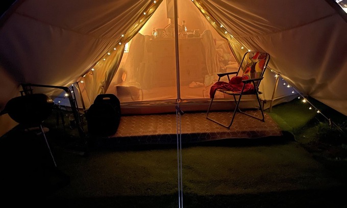 Truro Cabin | Fully Furnished Glamping (Badger) - private bathroom, excellent central location