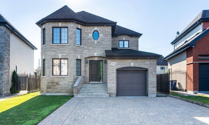 Laval House | Fully furnished house with Pool in Laval