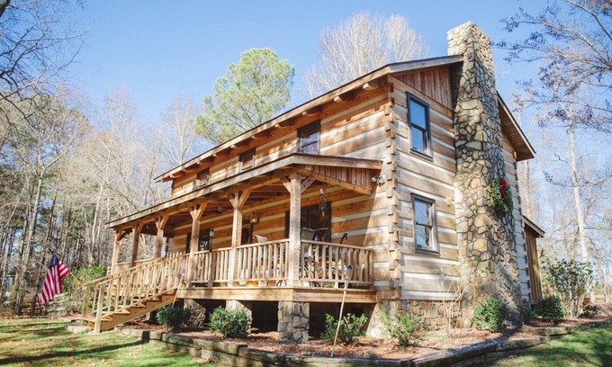 Apex Cabin | Fully furnished log cabin, family and pet friendly.