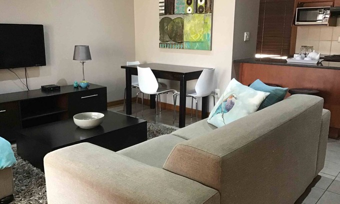 Bloemfontein House | Fully Furnished Pentagon Park