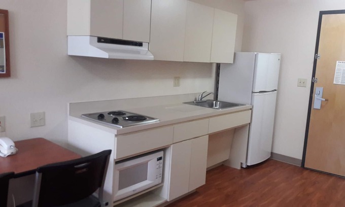 Homestead Apartment | Fully Furnished Studio Weekly-Monthly