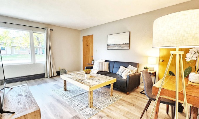 Appleton Apartment | Fully furnished two bedroom apartment in Appleton