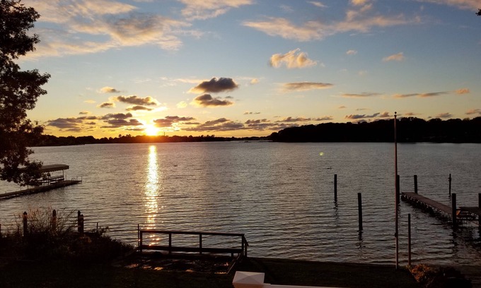 Spring Lake House | Fully furnished, utilities, cable and WIFI included, available Oct 1- May, 2024