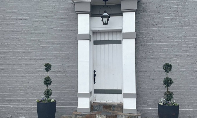 Lower Garden District Apartment | Fully furnished. we provide all utilities wifi and gated parking. pet friendly