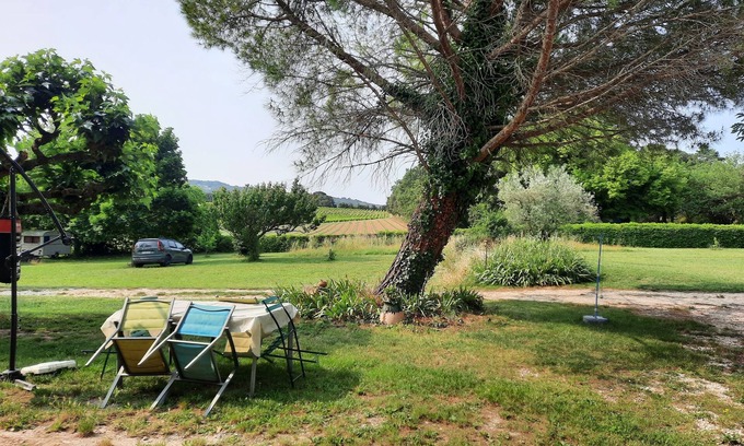 Visan House | Fully PMR-accessible furnished apartment in the heart of an organic farm, ideal for couples or friends.
