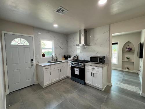 Baldwin Park Apartment | Fully remoded 1B1B Home in baldwin Park3369A