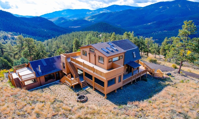 Bailey Cabin | Fully Remodeled Cabin with breathtaking views