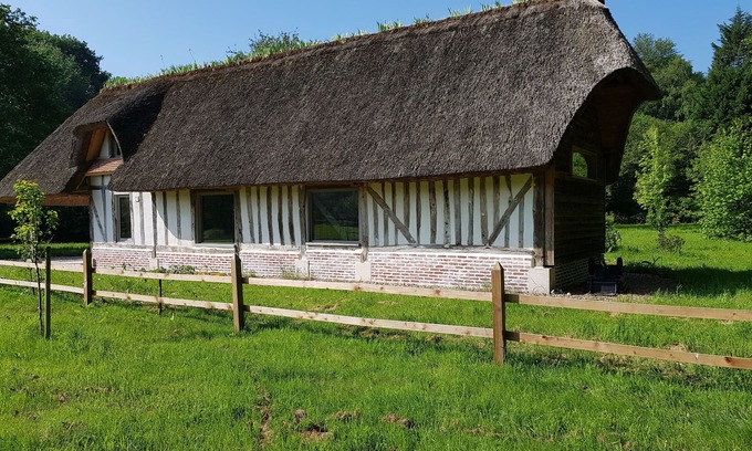 Barneville-la-Bertran Cottage | Fully renovated thatched cottage between Honfleur and the golf course