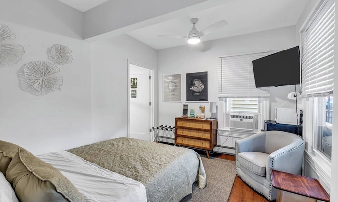Ocean Grove Apartment | Fully Renovated Beach Queen Suite #2