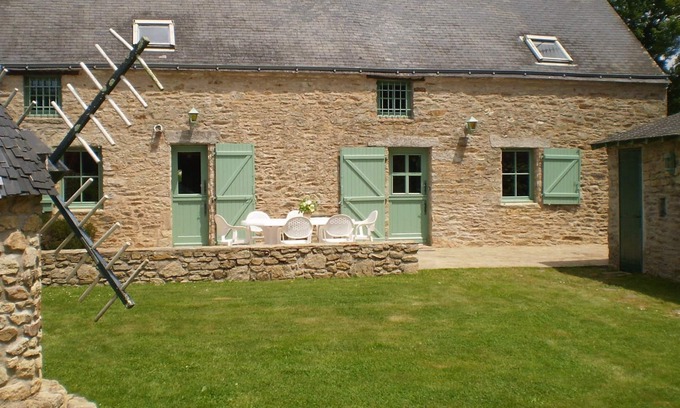 Saint-Lyphard House | Fully renovated country house.