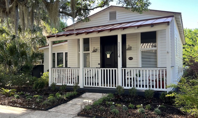 Historic District House | Fully renovated, luxuriously appointed 1920s home in Historic District