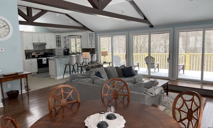 Plymouth House | Fully Renovated Ski House