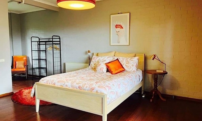 Silvan Apartment | Fully Self Contained Apartment for Couple 7 night discounts