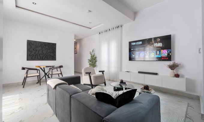 Lekki Phase 1 Apartment | Fully Serviced 2-Bedroom Home in Lekki, Lagos