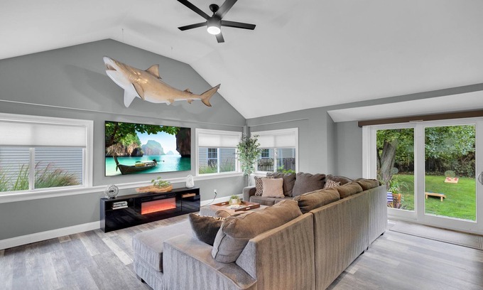 Devon House | Fully Updated Home near Wildemere Beach, Walk to Water, Pet Friendly