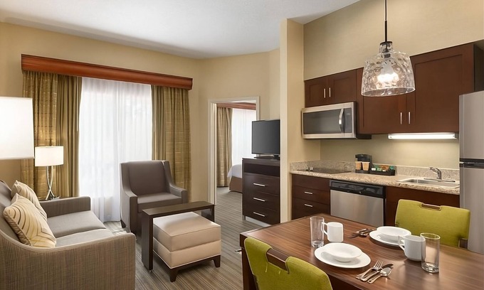 Feather Sound Hotel | Fun and Relaxation! 2 Relaxing Units, Full Kitchen, Free Breakfast, Pool!