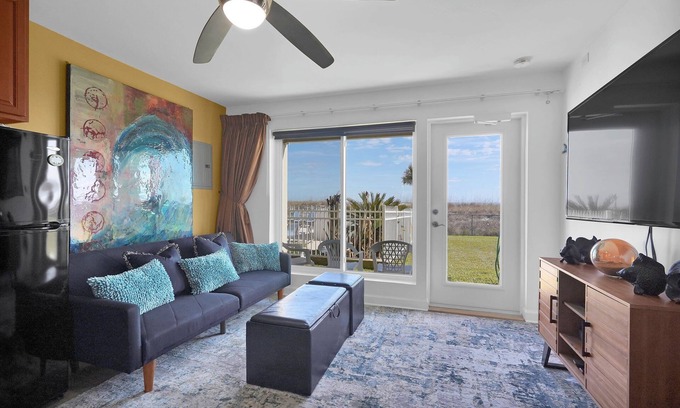 Jacksonville Beach Apartment | FUN IN THE SUN! - BEACH FRONT- Close to Mayo Clinic