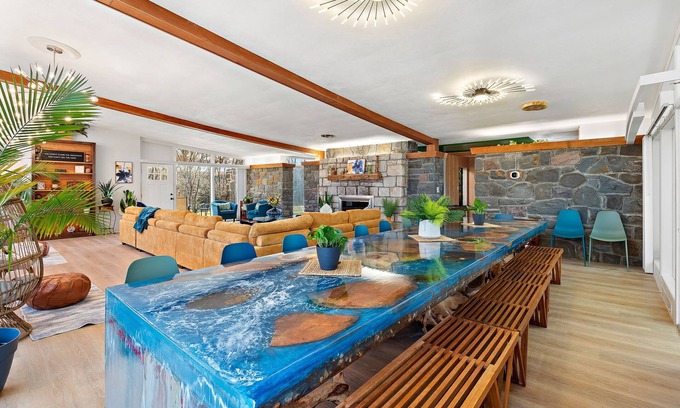 East Stroudsburg House | Fun Indoor Pool Hottub & Sauna Mystery Room