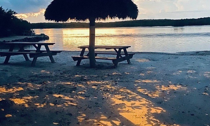 Anglers Park House | Fun & Relax in Paradise 145 RV in Key Largo Kampground