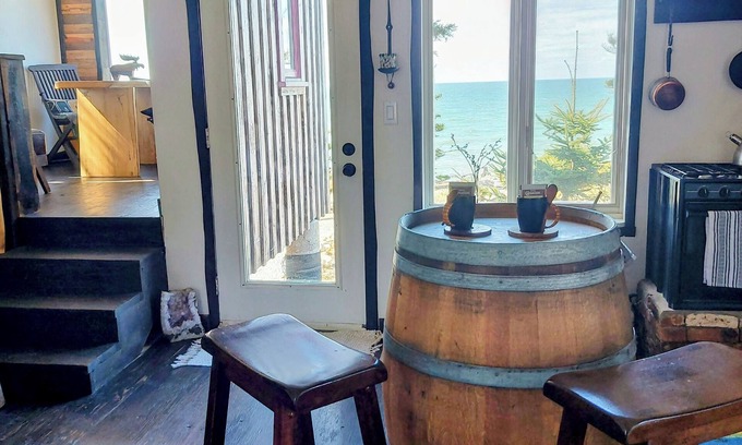 Annapolis County Cabin | Fundy Fantasy Oceanfront Cabin. Offgrid romantic getaway.