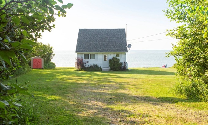 Annapolis County Cottage | Fundy Sunset Cottage, Oceanfront Tranquility!