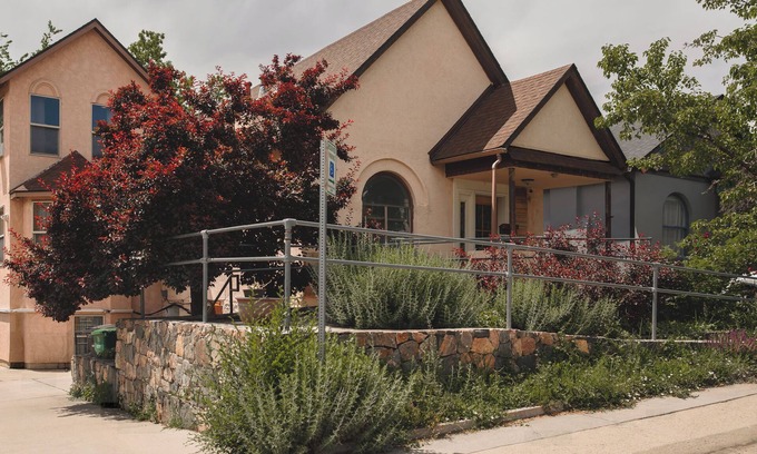 West Colfax House | Funky 4-bedroom house in Denver with Lightrail Access