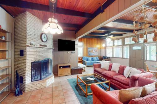McQueeney House | Funshine