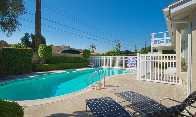 Northwest Anaheim House | Funtierland + Haunted Mansion + Close to Disney + Pool + Game Room