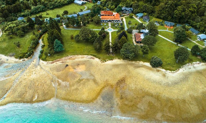 Furneaux Resort | Furneaux Lodge