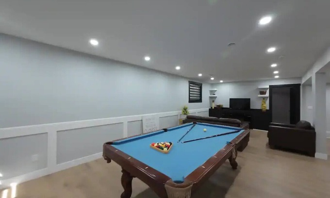 Southeast Calgary House | Furnished 2-Bedroom Suite |Best Calgary Location| Near Bow River, Golf, Stampede