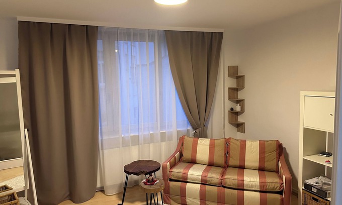 Innenstadt Apartment | Furnished apartment/studio in the center of Frankfurt, right next to the Alte Oper.