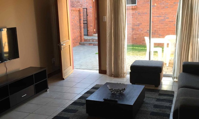 Bloemfontein House | Furnished Apartment Long Or Short Bloemfontein