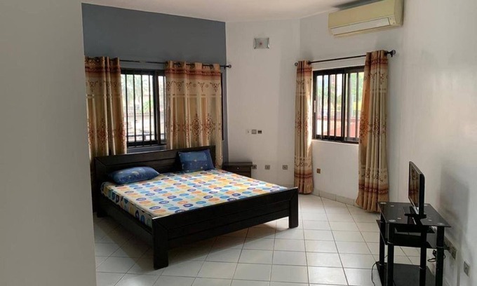 Littoral Department House | Furnished apartment downtown near the stadium