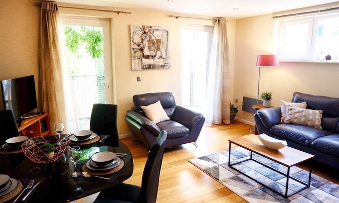 Cambridge Apartment | Furnished apartment near Cambridge station with FREE Parkingn133 Warren Close