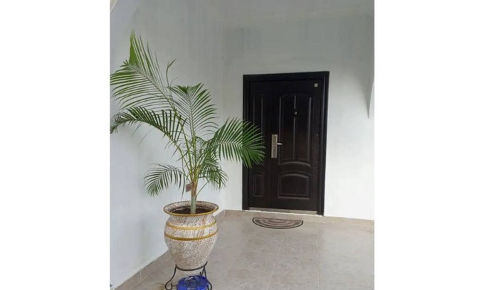 Winneba House | Furnished Apartment with a Spacious Garden