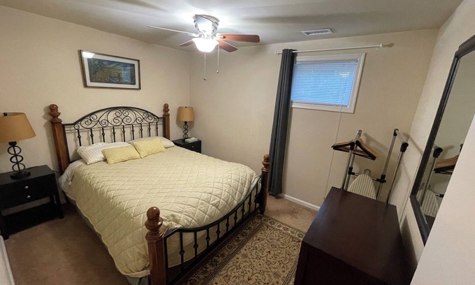 Franconia House | Furnished basement/Private entrance in Kingstowne, Alexandria, utilities incl.