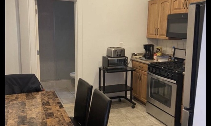 Pelham Gardens House | Furnished Bedroom Near Transportation & Hospitals