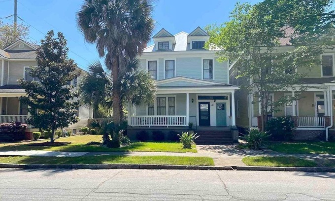 Eastside Apartment | Furnished Executive Rental in Victorian District!