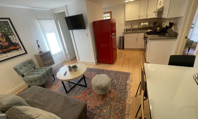 Fairfax Apartment | Furnished Fairfax Garden Apartment Close to town!