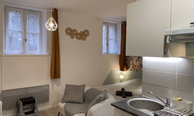 Rochefort Apartment | Furnished ground-floor studio very close to the spa (no. 37)