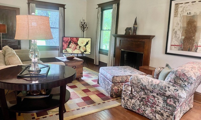 Town of Clermont House | Furnished monthly rental, near Rhinebeck & BARD - A "Modern Country Classic"
