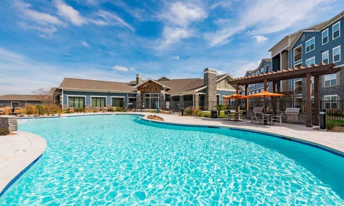 Tomball Apartment | Furnished Pool View Resort