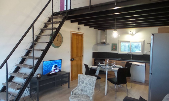 Orange Apartment | Furnished rental in the countryside 3km from orange city center, 20km from avignon