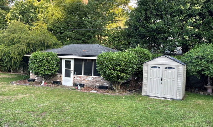Savannah House | Furnished Short Term Rental near Hospitals