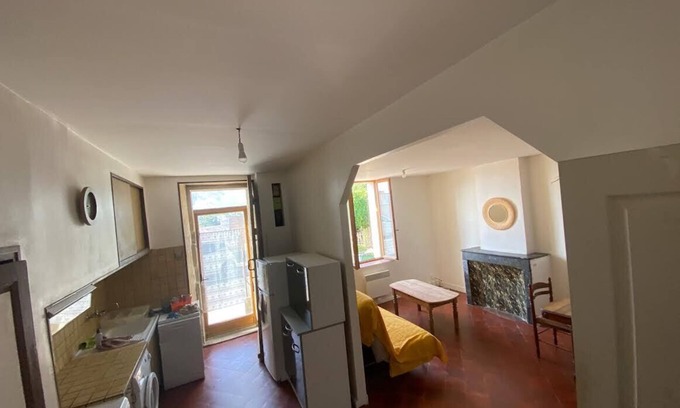 Saint-Mitre House | Furnished T2, quiet, sunny, 55m2, parking, pets welcome,
