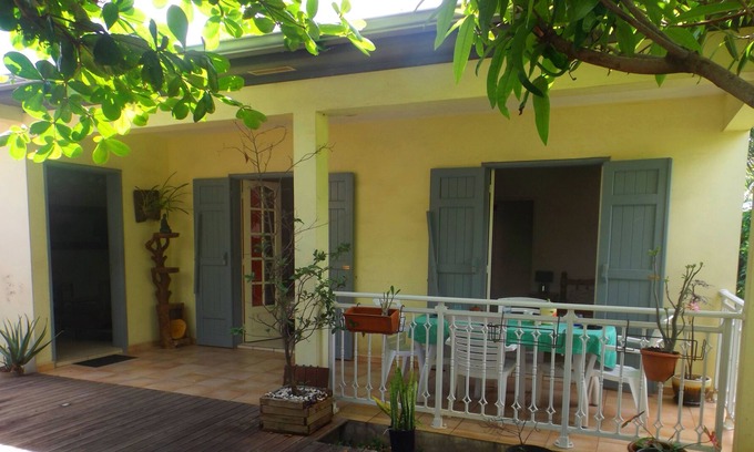 Saint-Andre Hotel | Furnished villa with garden and trees, near the Indian Ocean with Jacuzzi