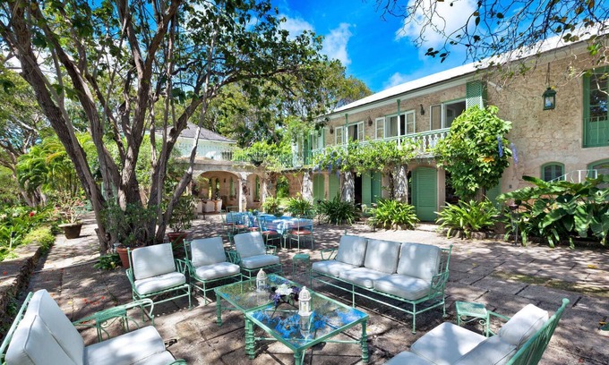 Clinketts House | Fustic House Luxury estate