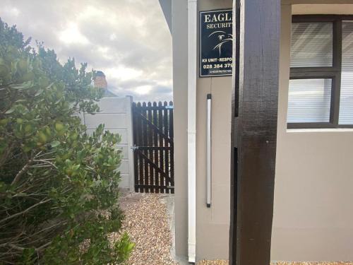 Pearly Beach Ski Chalet | Fynbos and Coffee