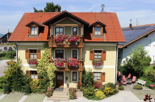 Wiesent House | Gäste-Haus Rösch